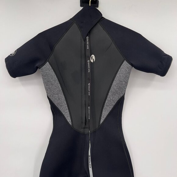 Deep See 2/2 Kids Shorty Wetsuit — Black & Gray, Size 5–6 - Picture 2 of 12